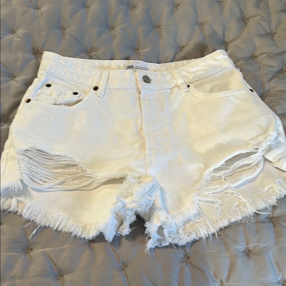 Zara Stylish White Distressed Women's Shorts
